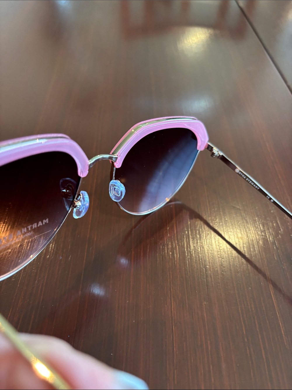 Martha Stewart 100% UV absorptive pink/gold tortoise frame, gradient pink lens - Picture 4 of 10